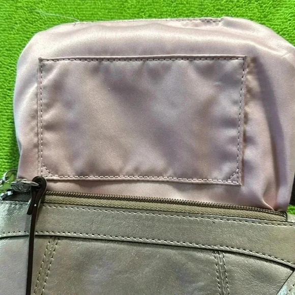 Coach clutch purse - Picture 5 of 6